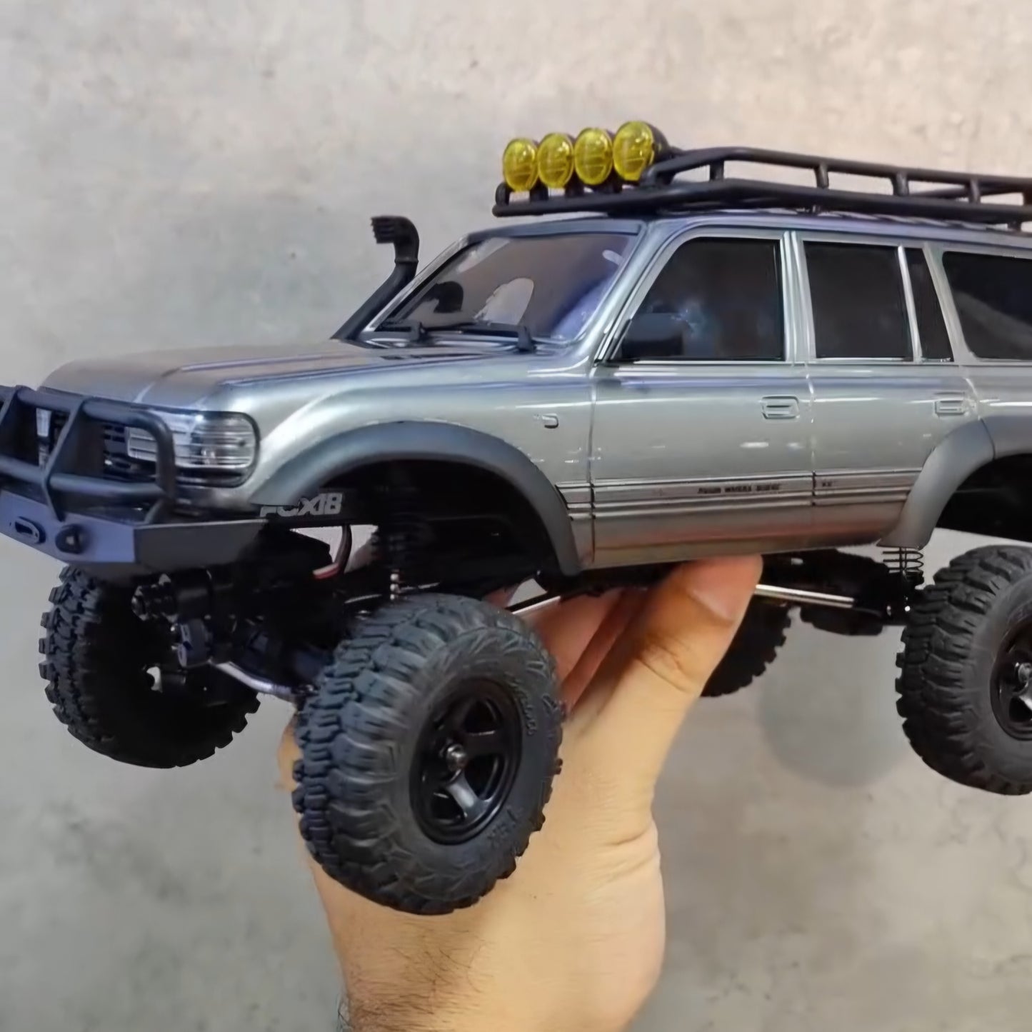 FMS Toyota LC80 Land Cruiser 1:18 Crawler