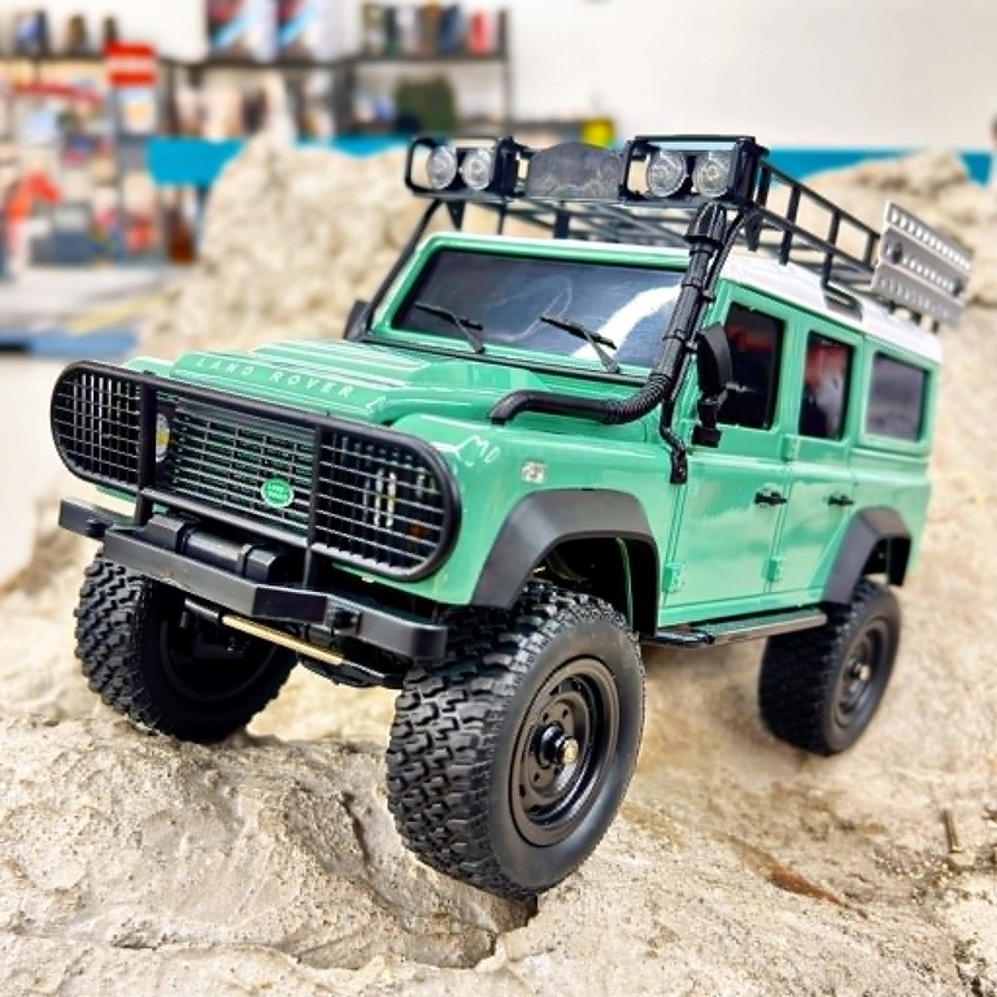 1:18 Land Rover Defender D90