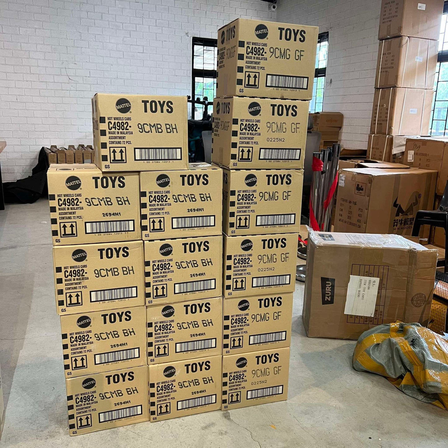 NEW!! Hot Wheels Box