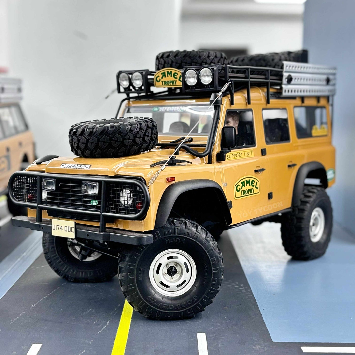 1:10 Land Rover Models