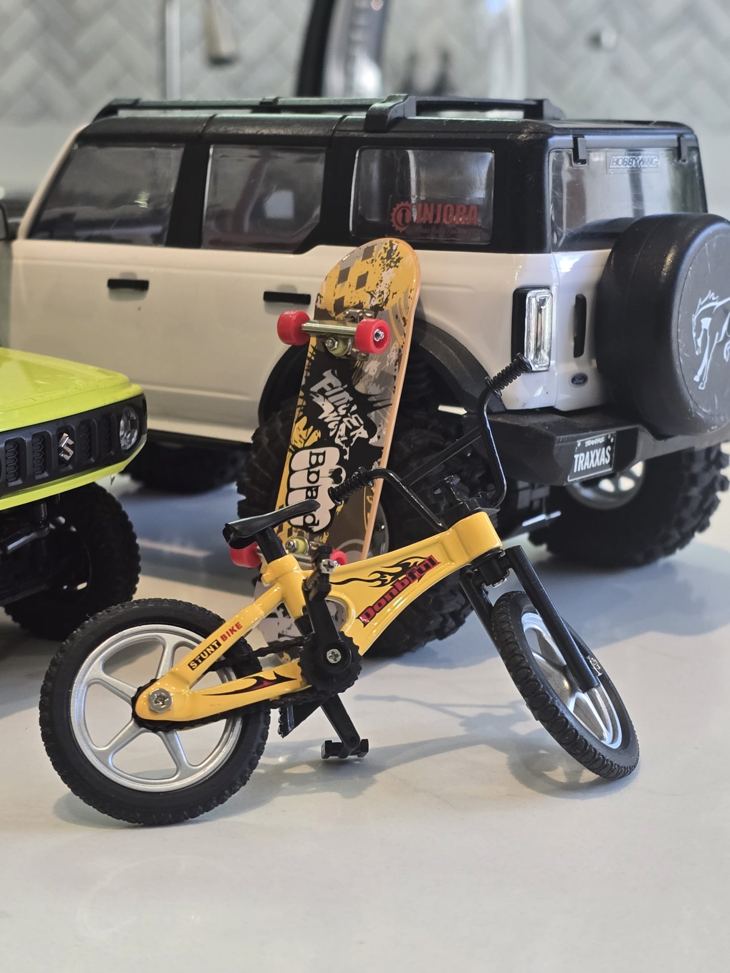 1:18 Scale Figure Bike + Skate Board