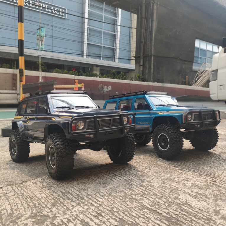 Yikong Nissan Patrol Inspired Tank Turn 1:10 4x4 Crawler 2025 (Bundled with Battery and Charger)