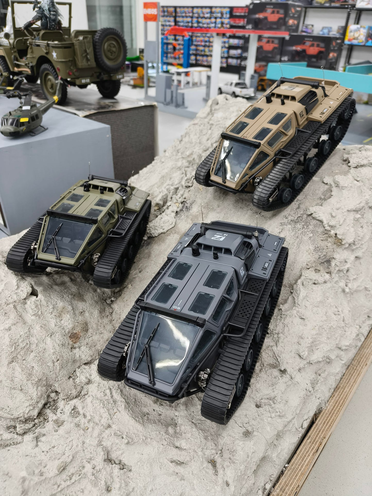 1:16 Ripsaw