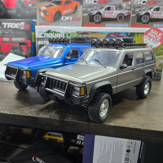 Cherokee Through Truck 1:12 Crawler