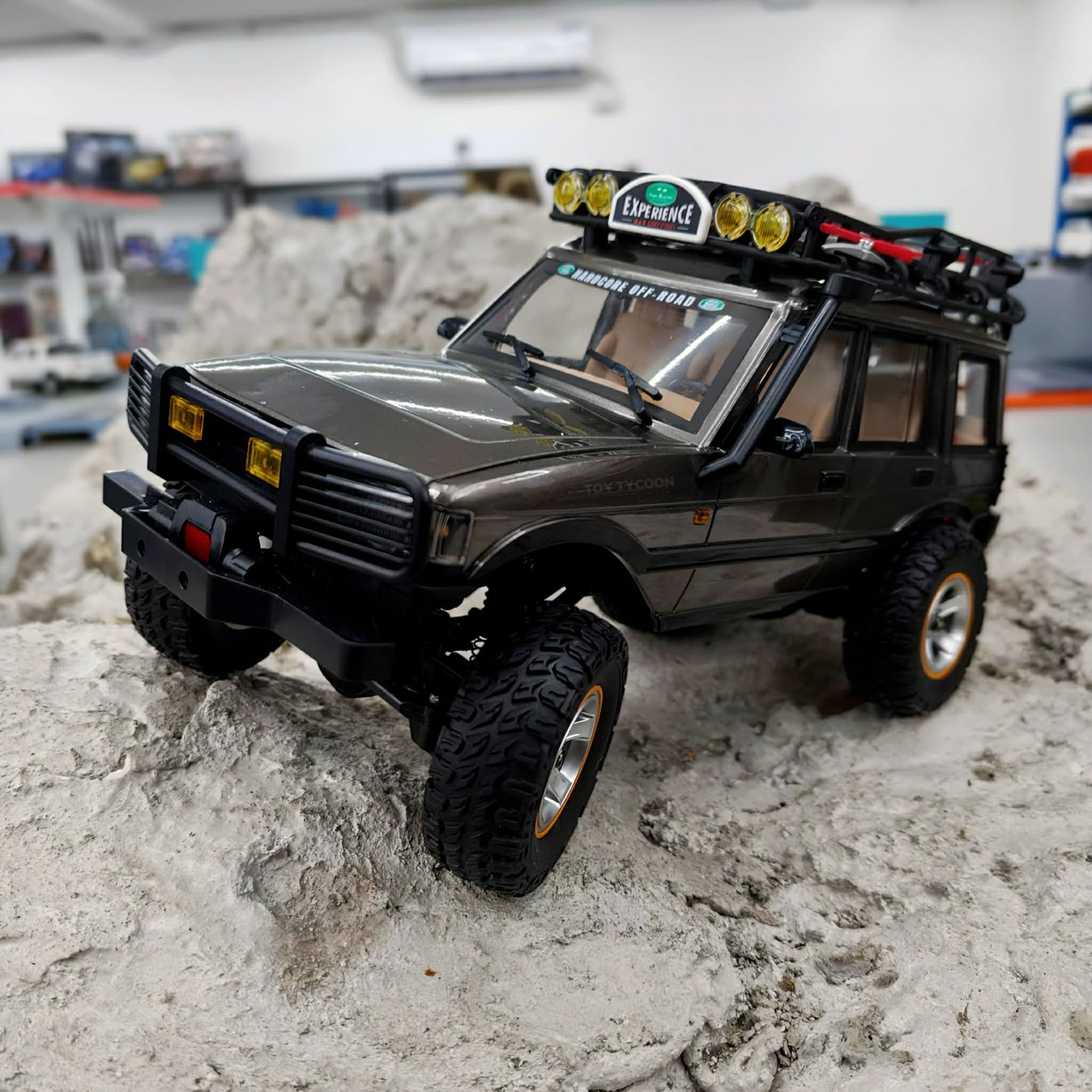 Off-road Discovery 1:18