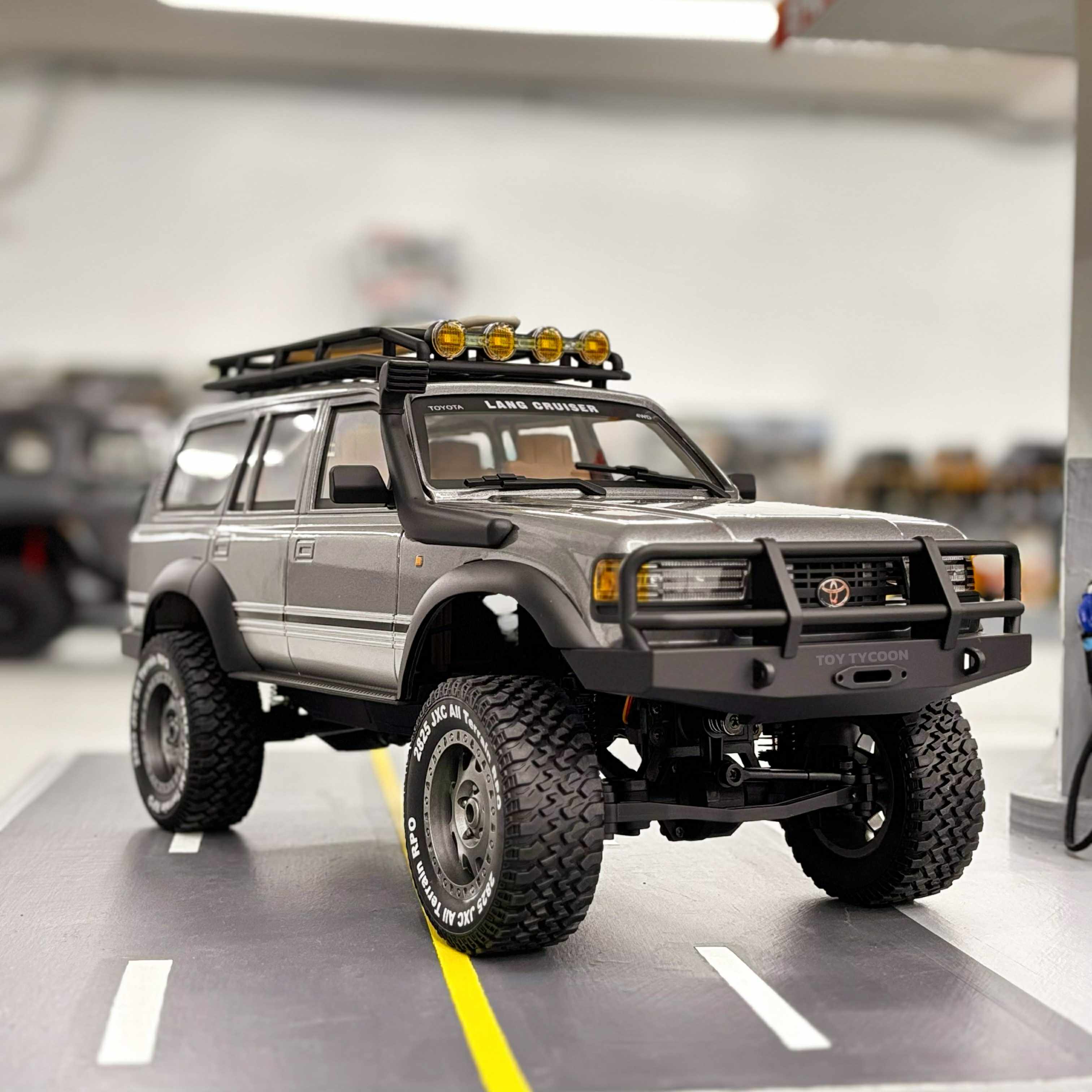 1:12 LC80 Land Cruiser