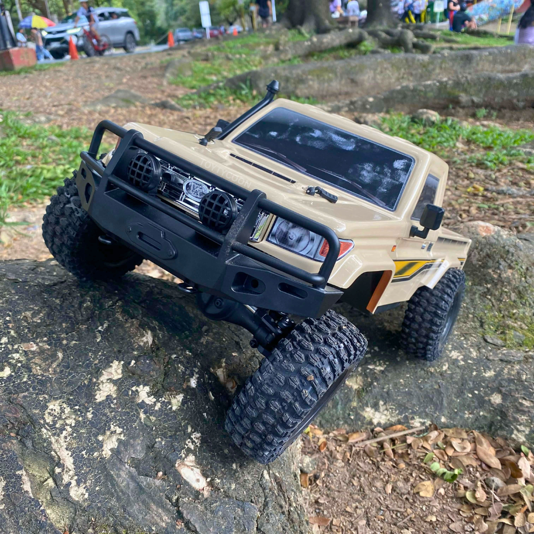 1:10 Land Cruiser inspired  Pick-up truck