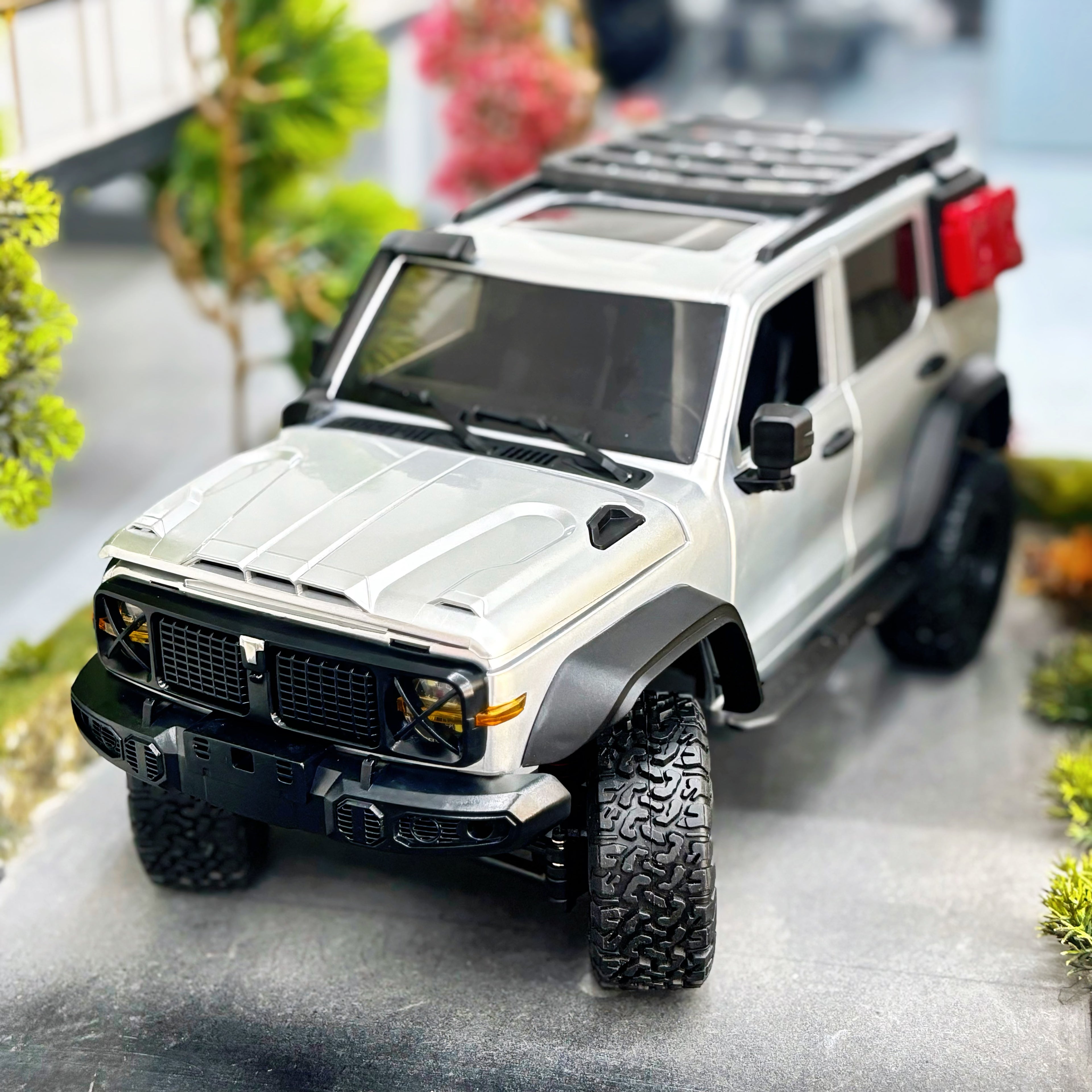 1:12 Tank SUV