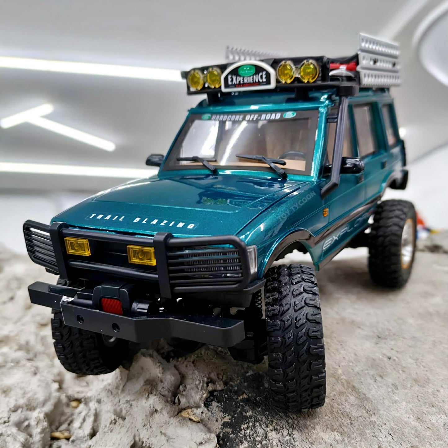 Off-road Discovery 1:18
