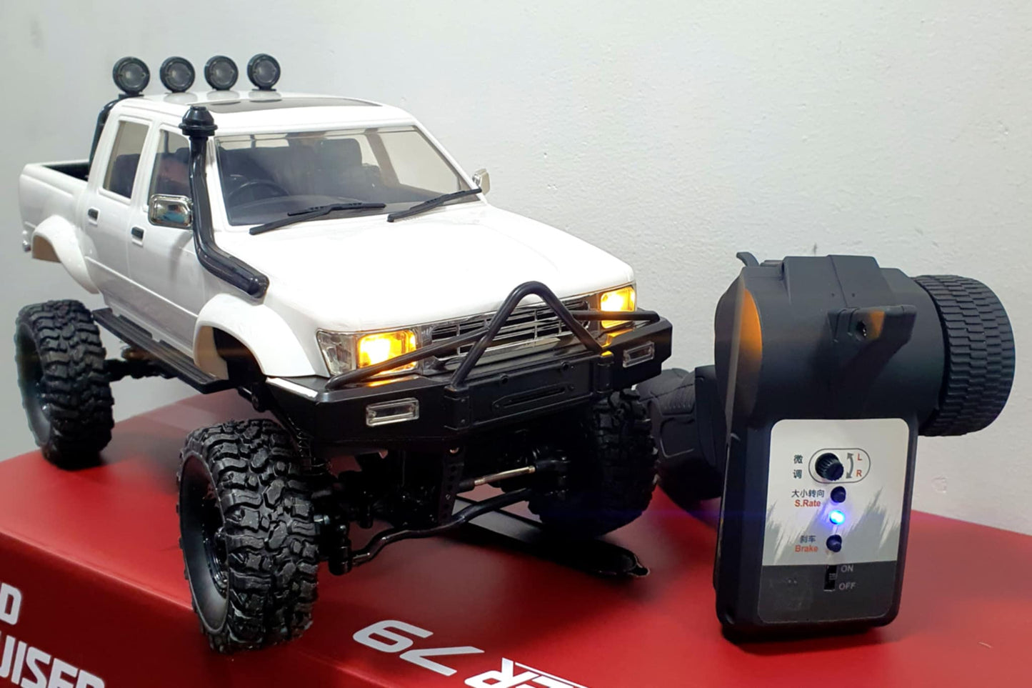 Hilux Pickup  1:16 4x4 Crawler