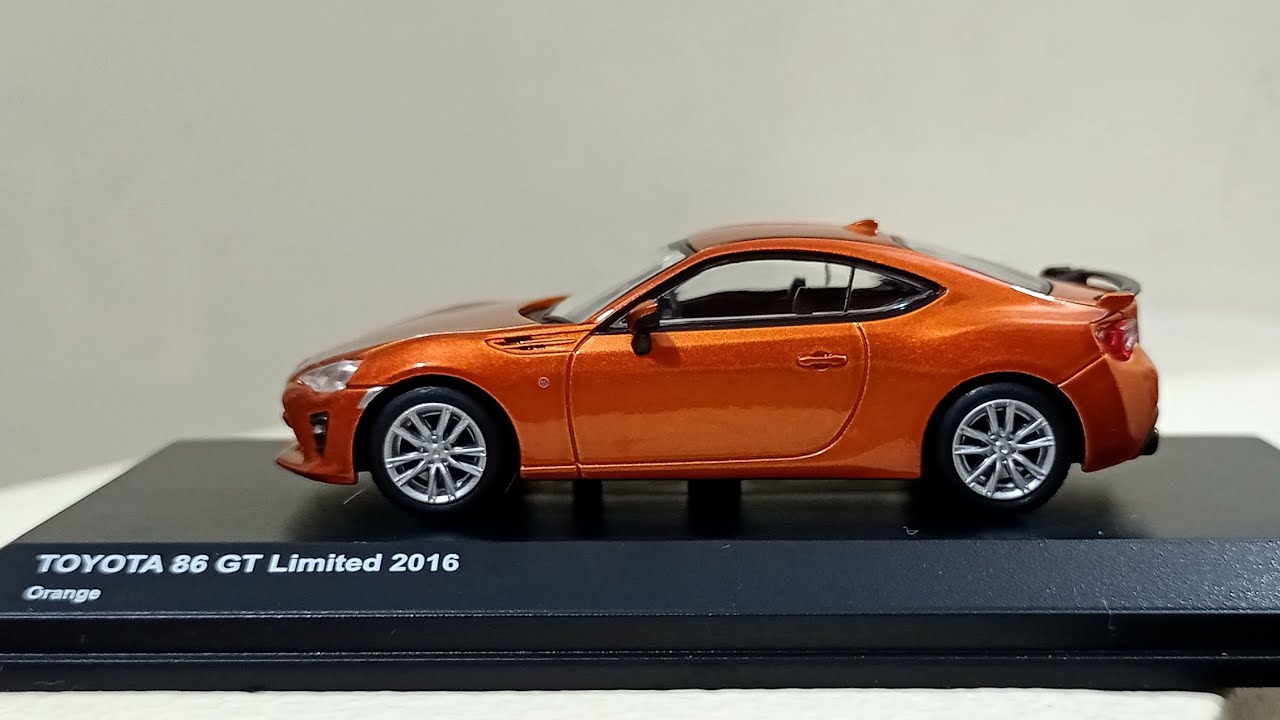 KYOSHO 1/64 Diecast Toyota 86 GT Limited 2016